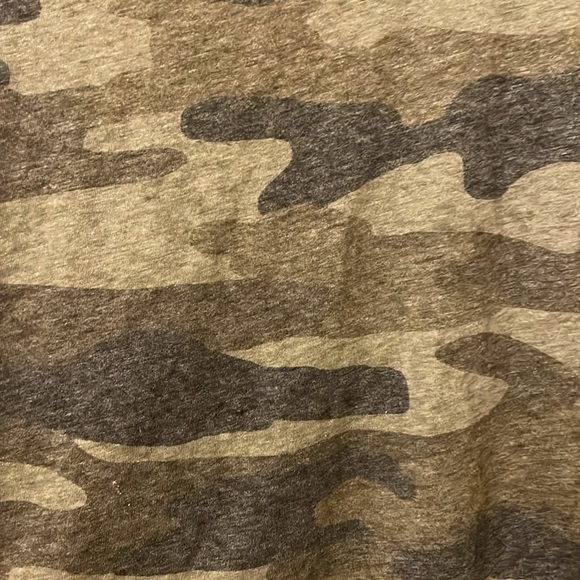 Gorgeous army green color lucky brand v neck shirt - Picture 2 of 4